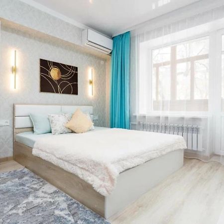 Шикарная Квартира В Золотом Квадрате Almaty Exterior foto